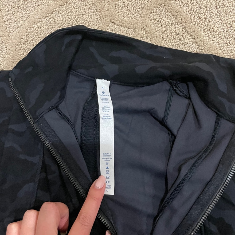 Lululemon jacket - Picture 3 of 5